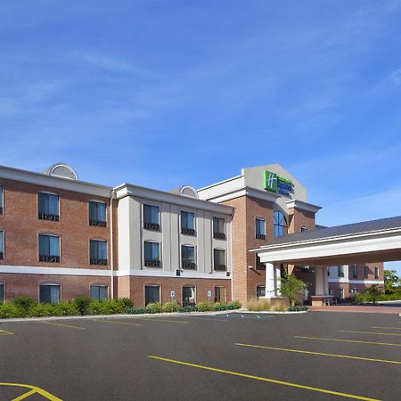 Holiday Inn Express Niles By Ihg Екстериор снимка