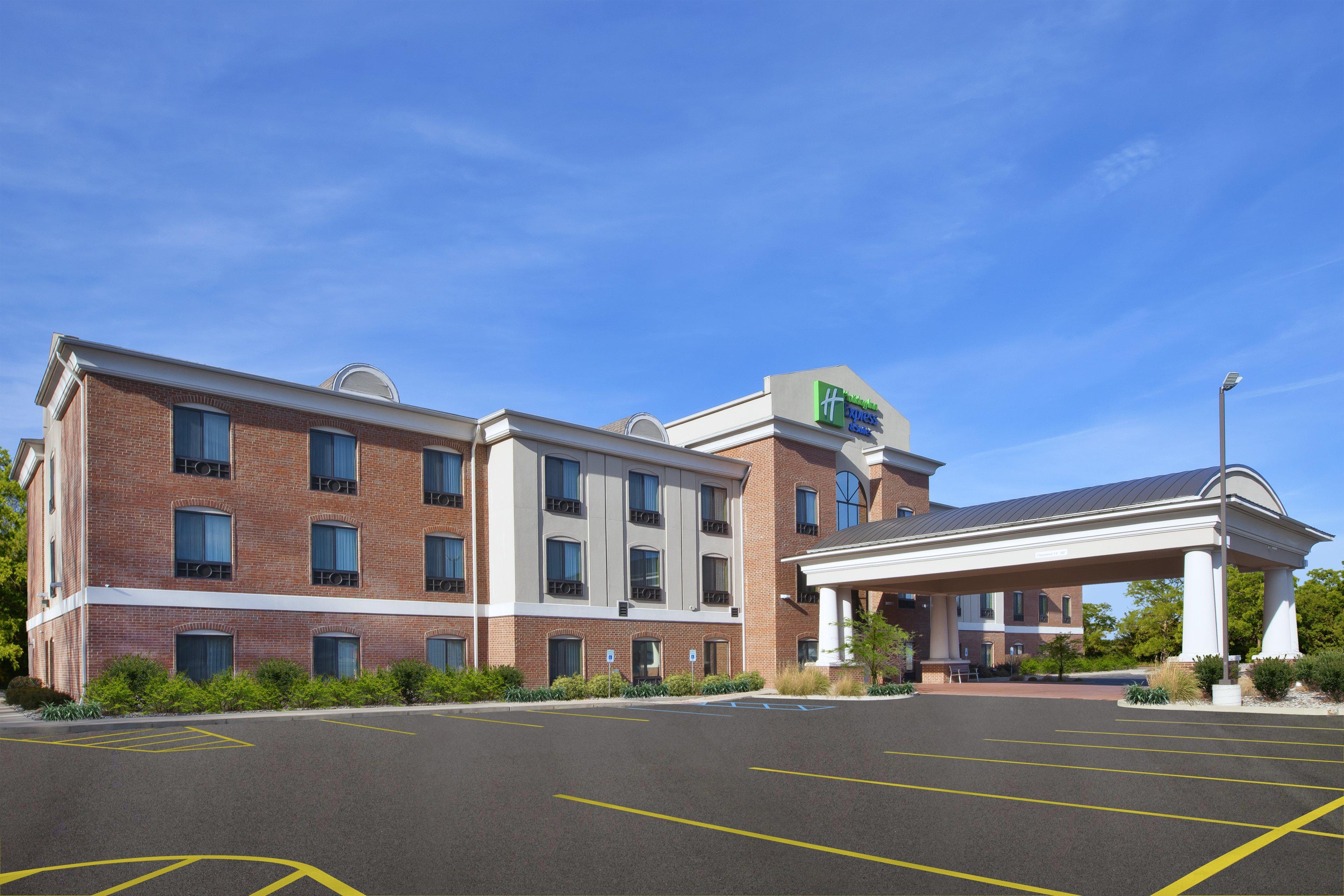 Holiday Inn Express Niles By Ihg Екстериор снимка