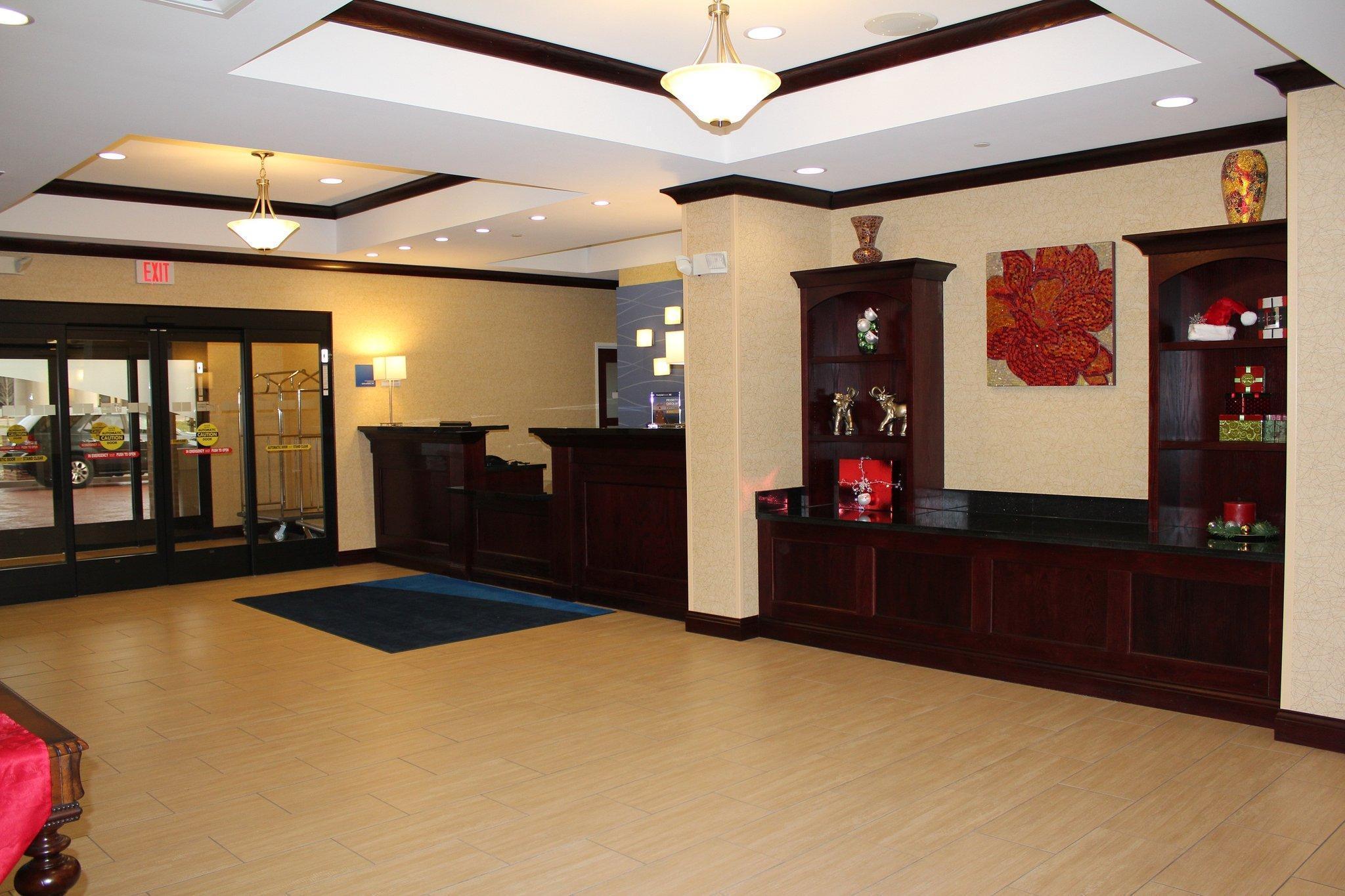 Holiday Inn Express Niles By Ihg Екстериор снимка