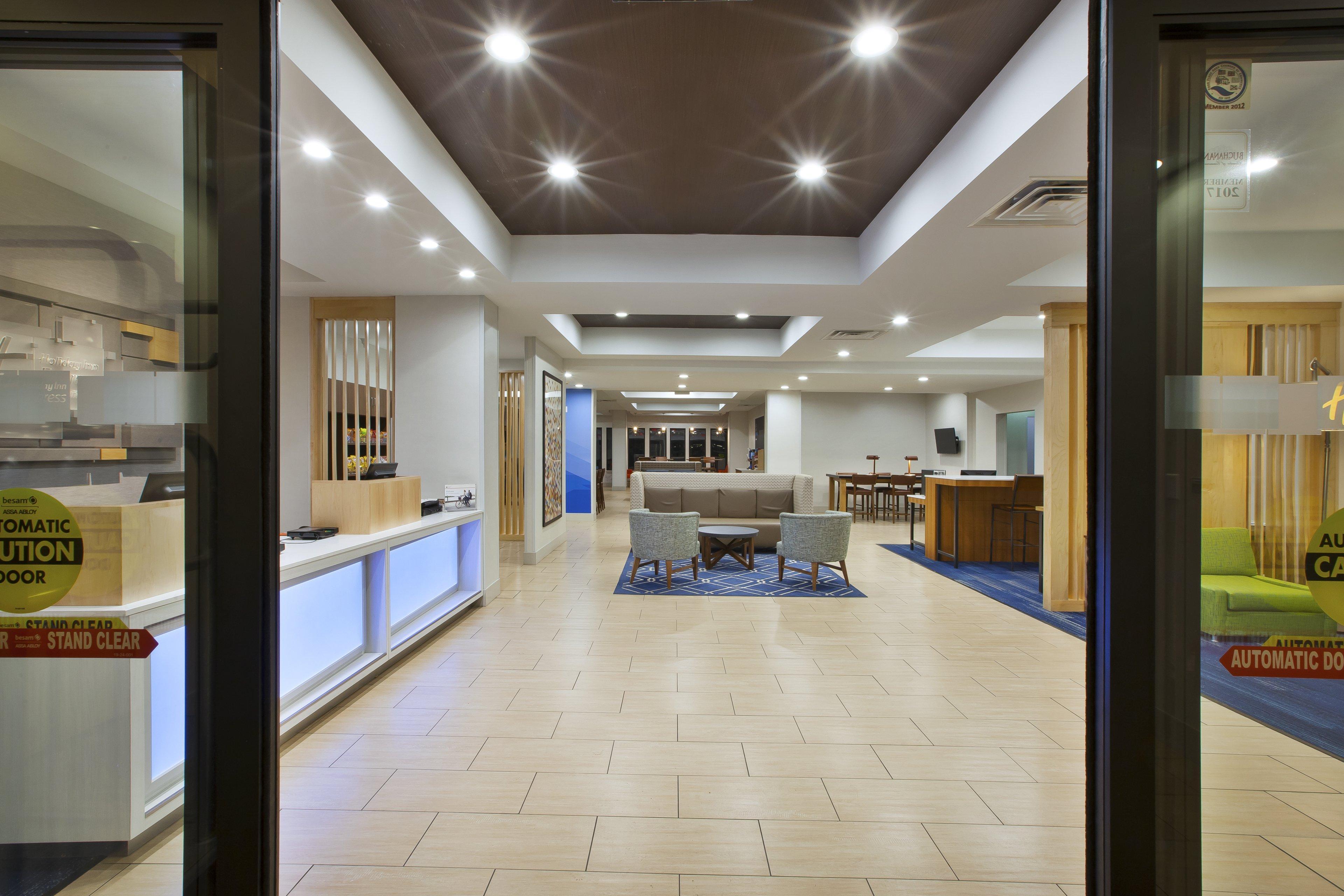 Holiday Inn Express Niles By Ihg Екстериор снимка