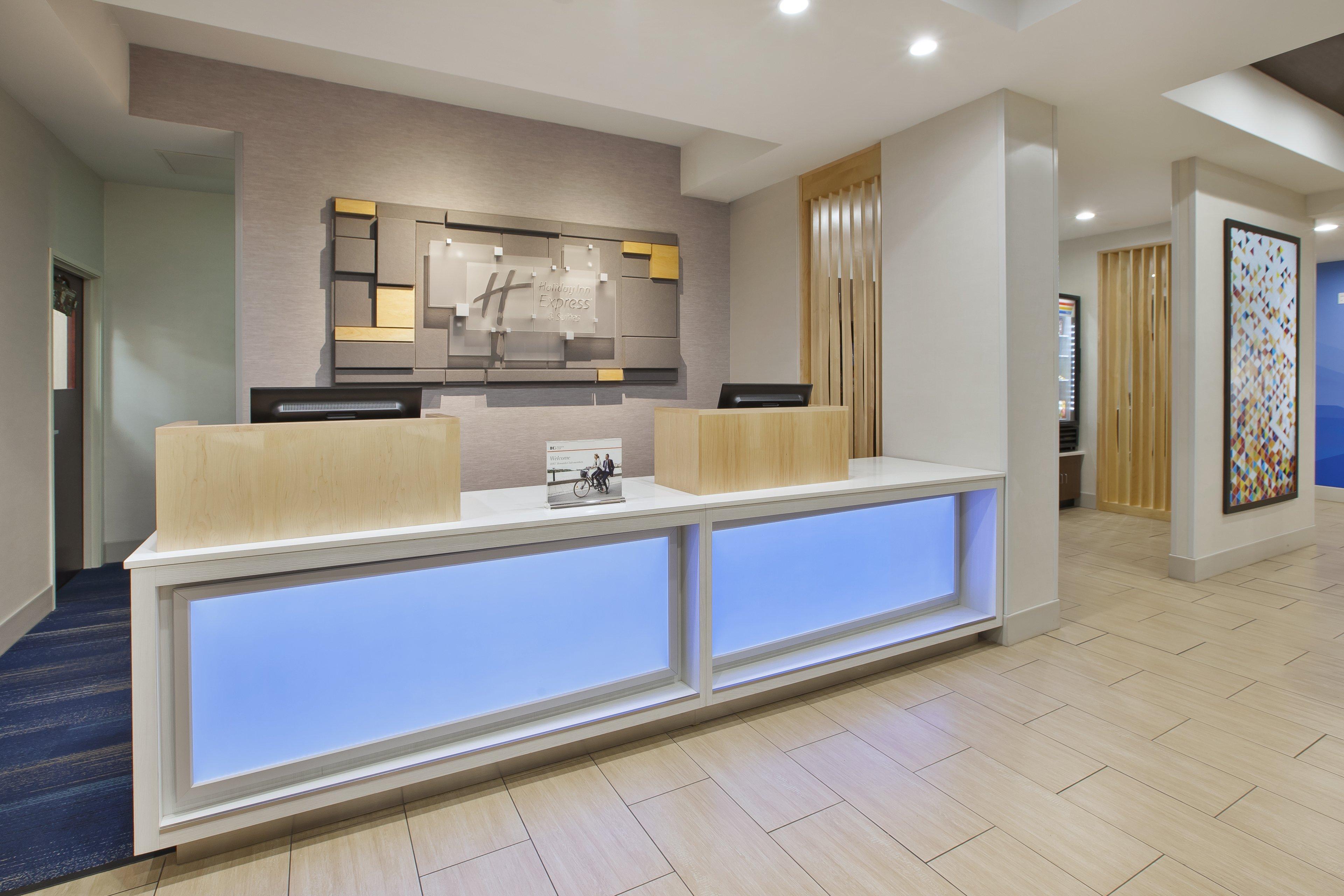 Holiday Inn Express Niles By Ihg Екстериор снимка