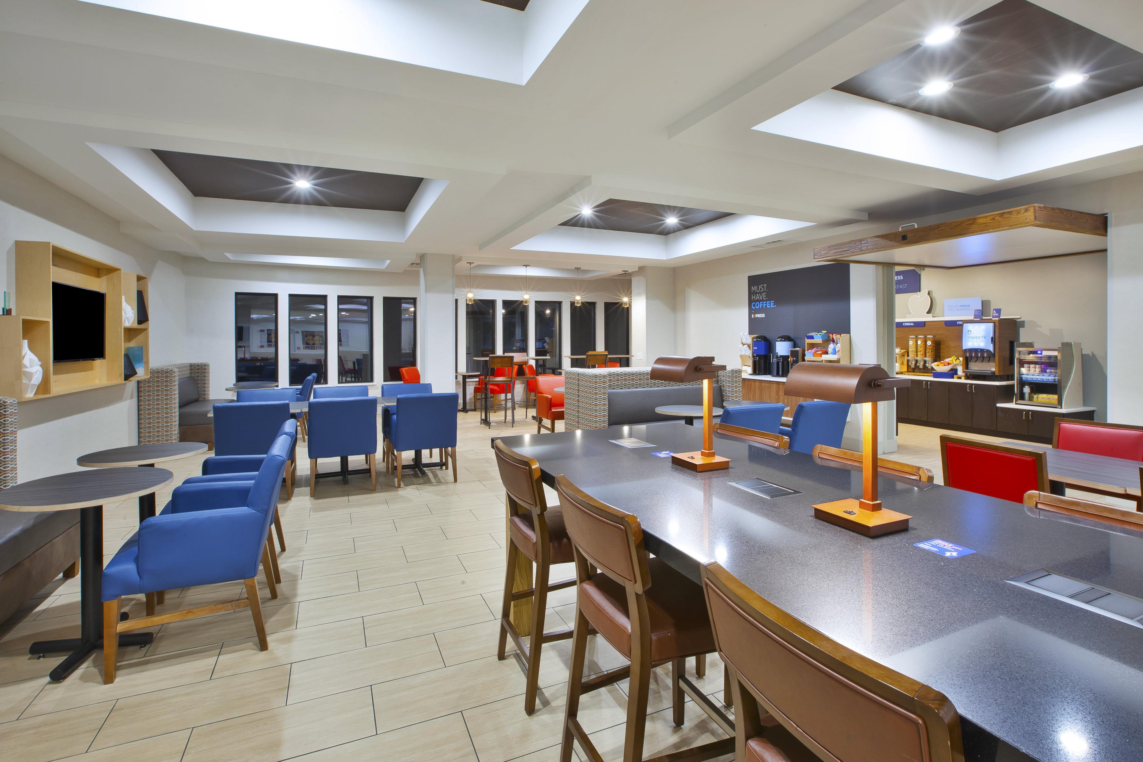 Holiday Inn Express Niles By Ihg Екстериор снимка