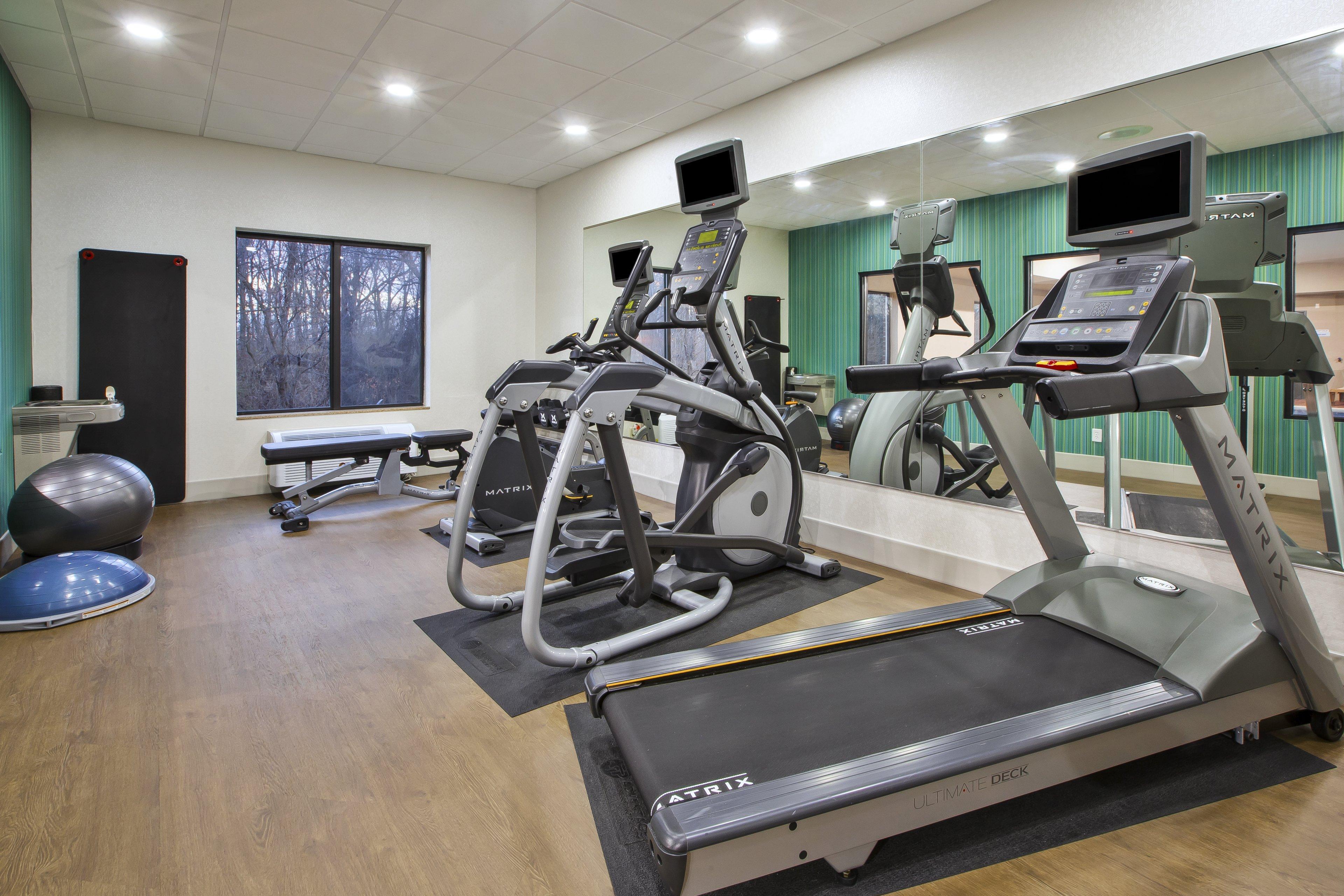 Holiday Inn Express Niles By Ihg Екстериор снимка