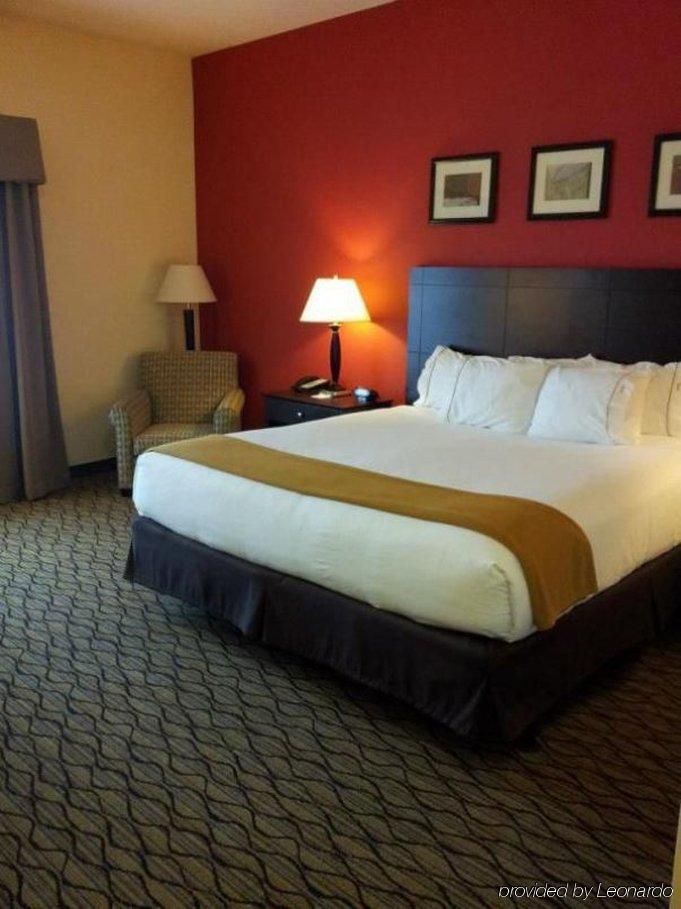 Holiday Inn Express Niles By Ihg Екстериор снимка
