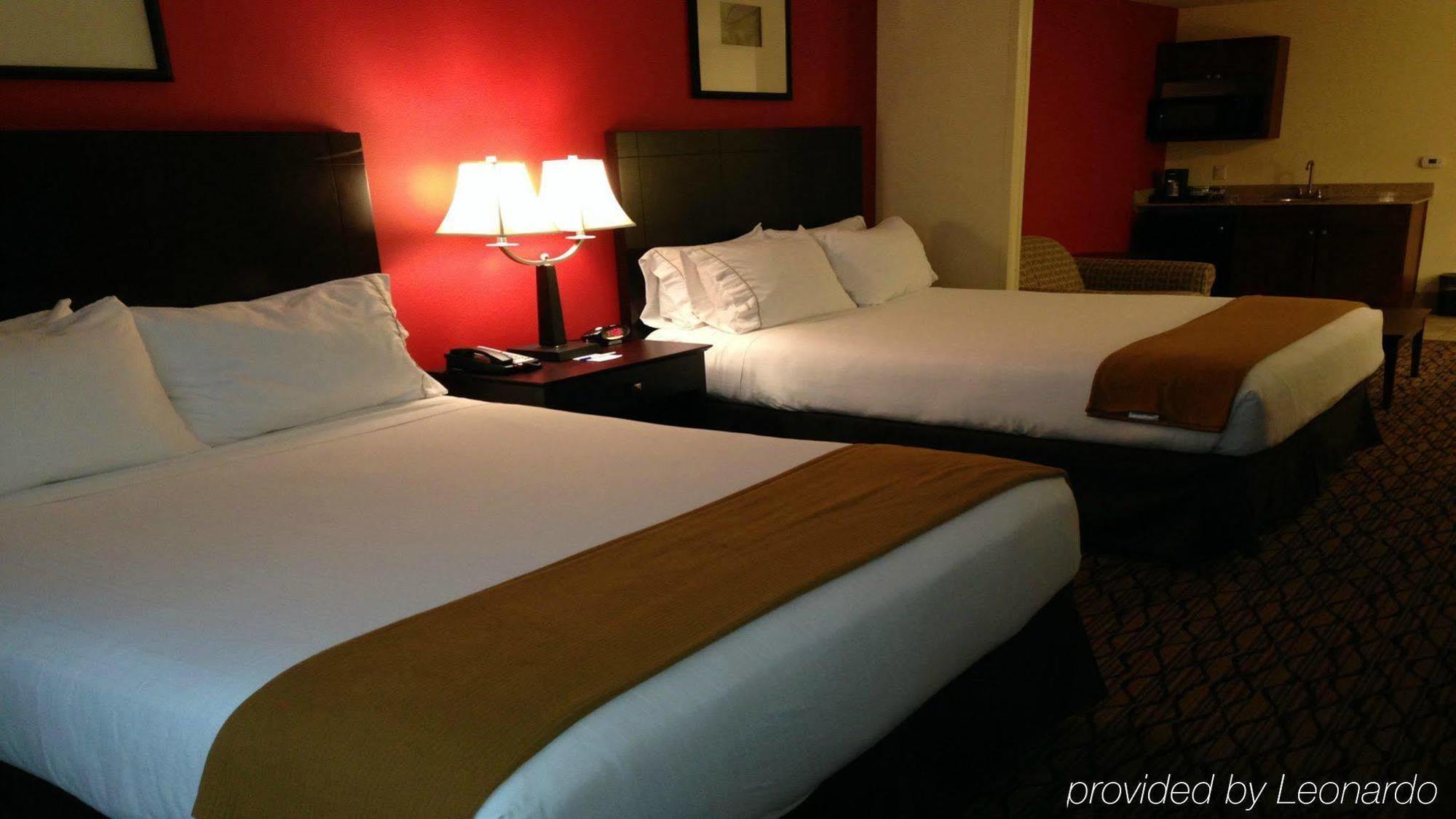 Holiday Inn Express Niles By Ihg Екстериор снимка