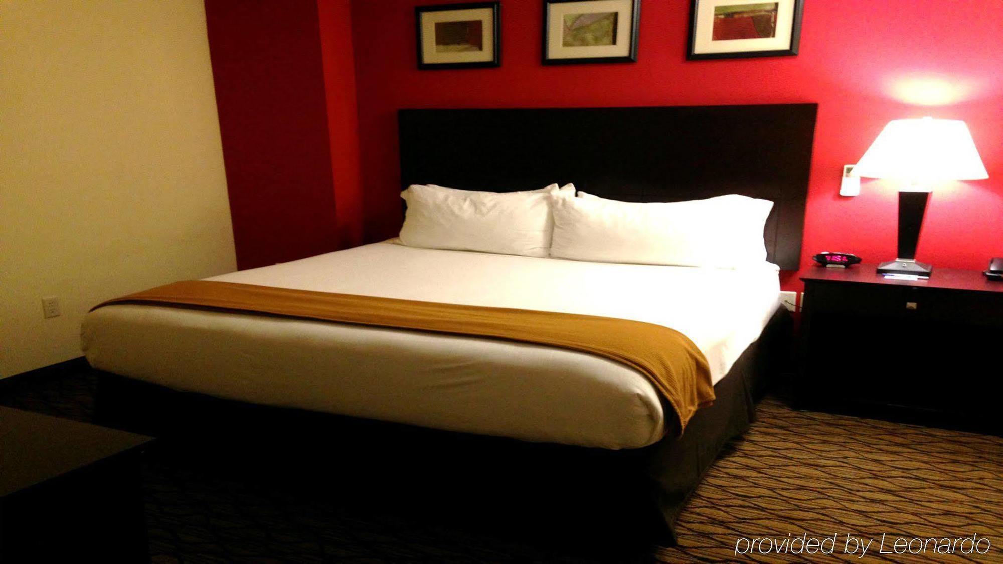 Holiday Inn Express Niles By Ihg Екстериор снимка